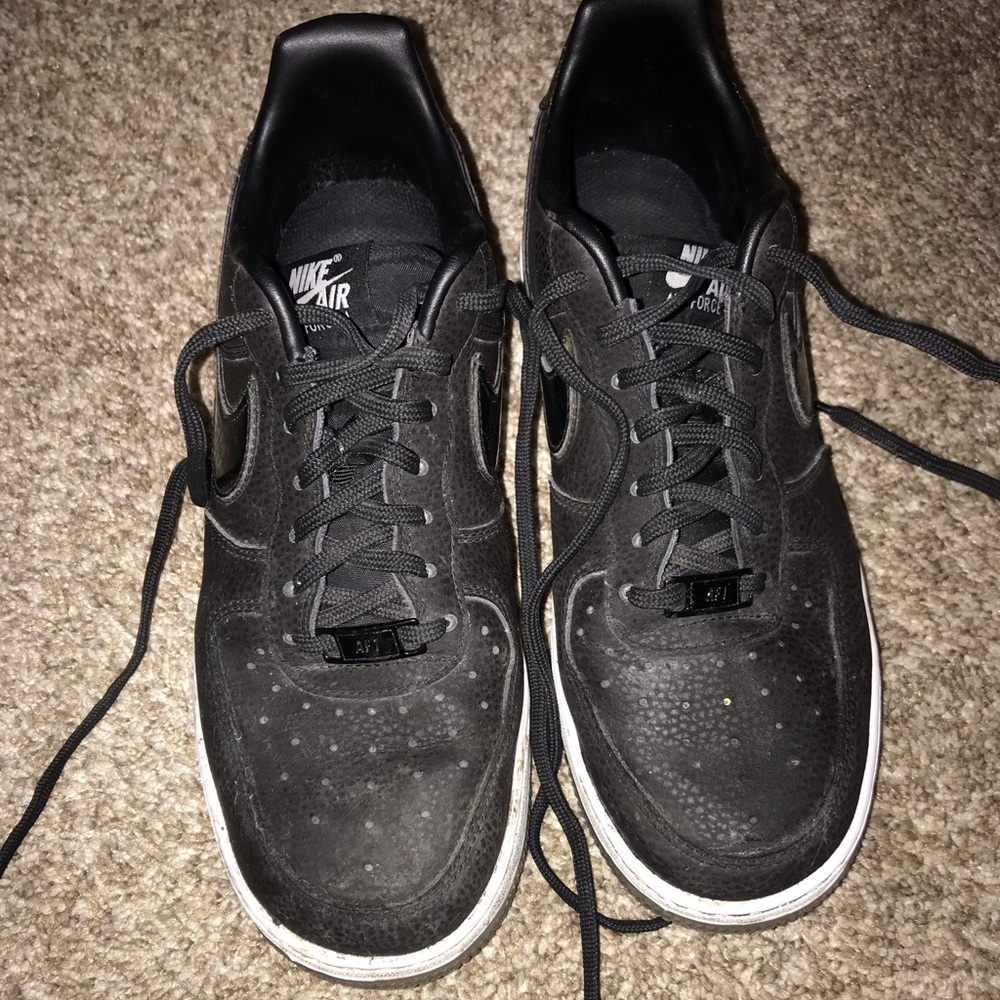 Black Nike Air Force 1